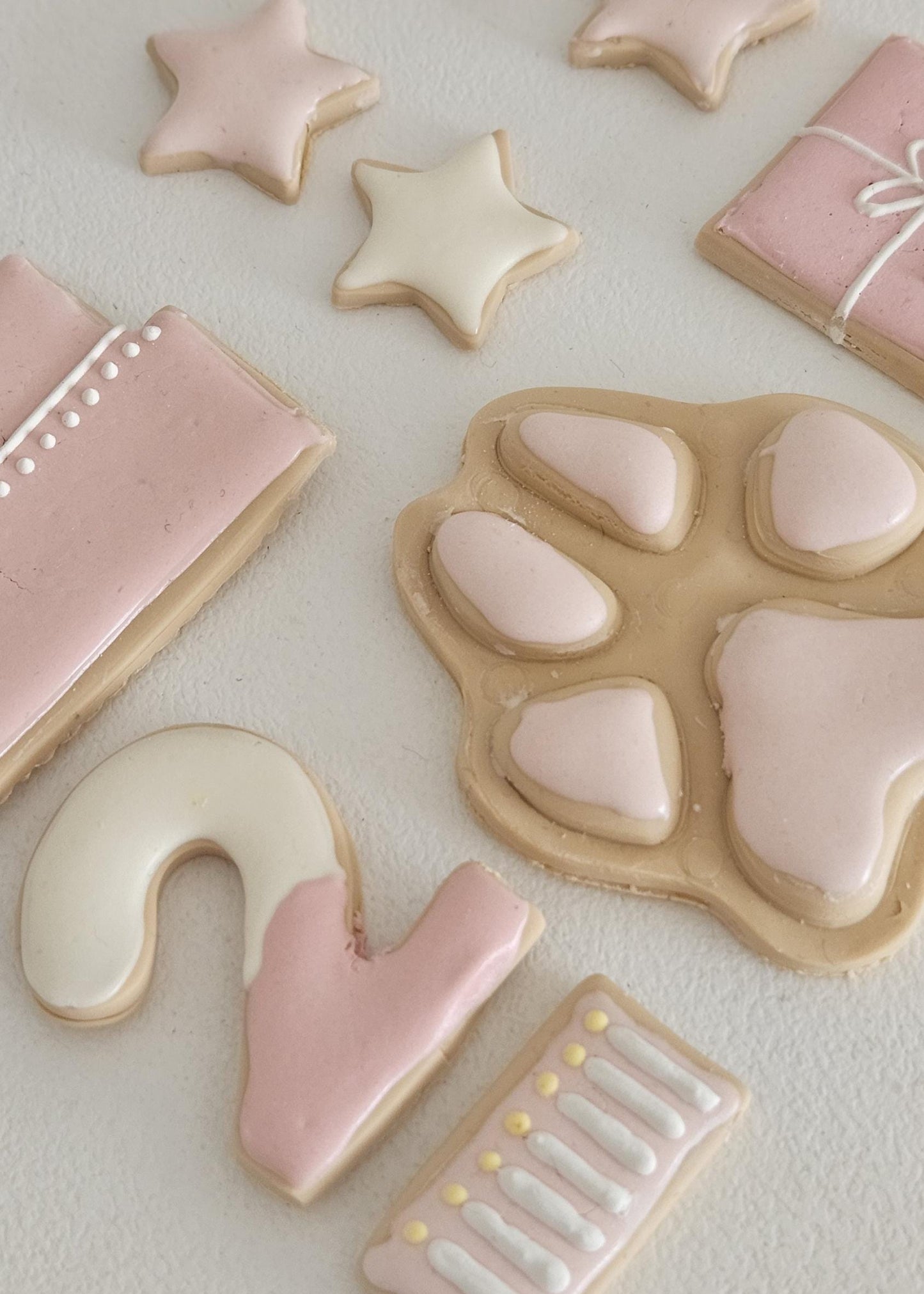 Custom message dog birthday treats – large box of decorated cookies