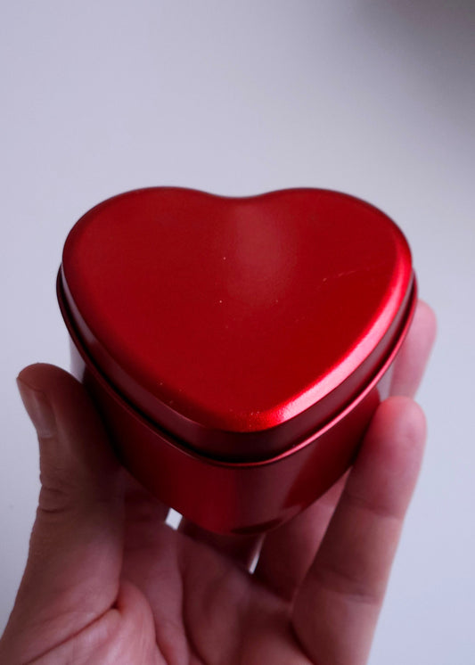 Love Letters - Dog Treats (Metal Tin, 45g, +/-8 Iced Letters)