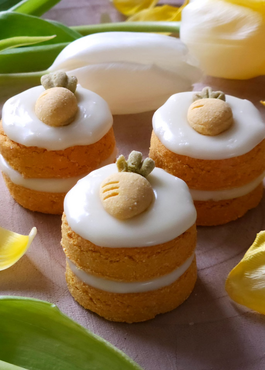 Pup Carrot Cakes - Dog Biscuits (x5) In A Metal Tin