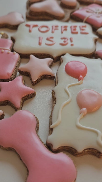 Birthday Box - Large (11 Biscuits + Custom Message) - Blue or Pink