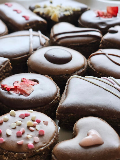 Pup Chocolates - Biscuit Set (8 Biscuits In A Metal Tin)