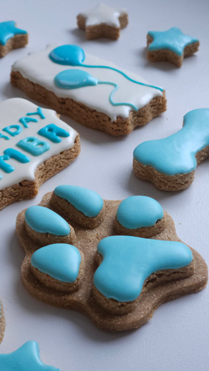 Birthday Box - Large (11 Biscuits + Custom Message) - Blue or Pink